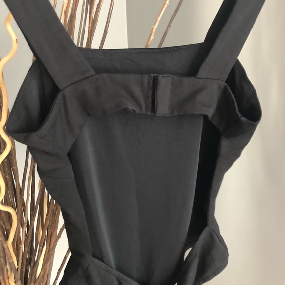 Lulu’s Backless Bodysuit - Picture 3 of 4